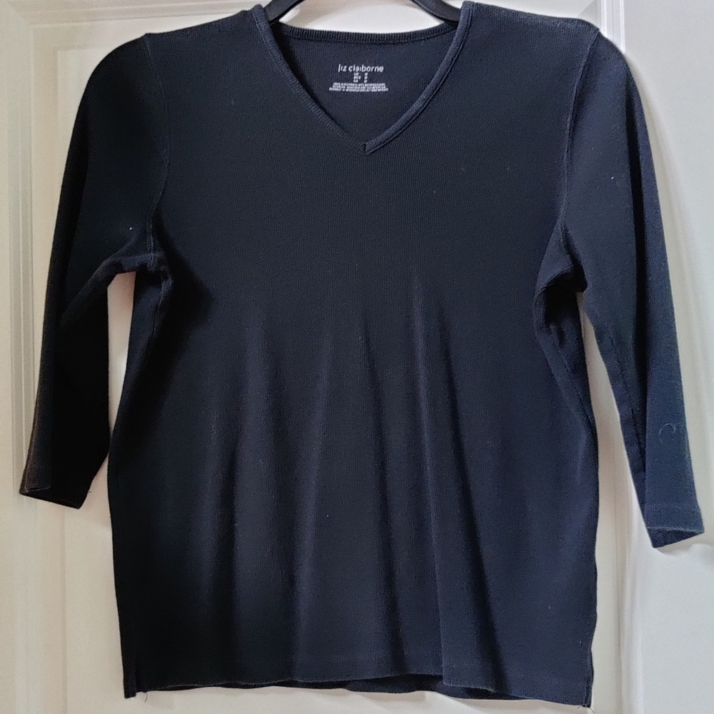 Liz Claiborne v neck 3/4 sleeve shirt